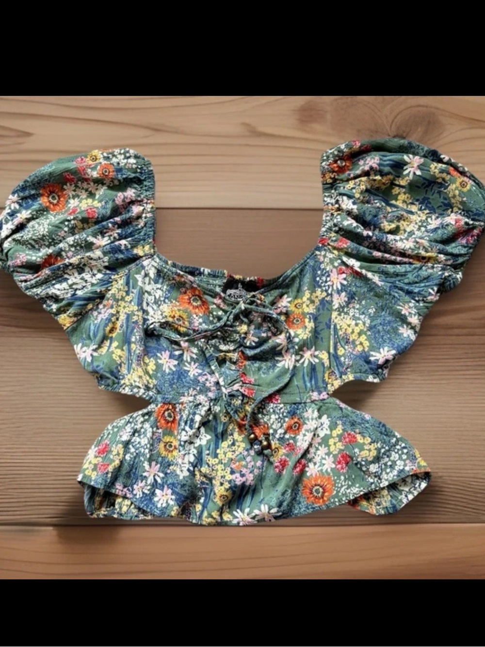 ANGIE Blouse Womens Small Green Floral Puff Sleeve Side Cutouts Crop Peasant Top